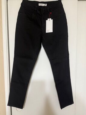 Wados Black High-Rise Women’s Jeans- Size 7
